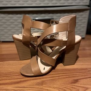 Size 8 boutique summer heel